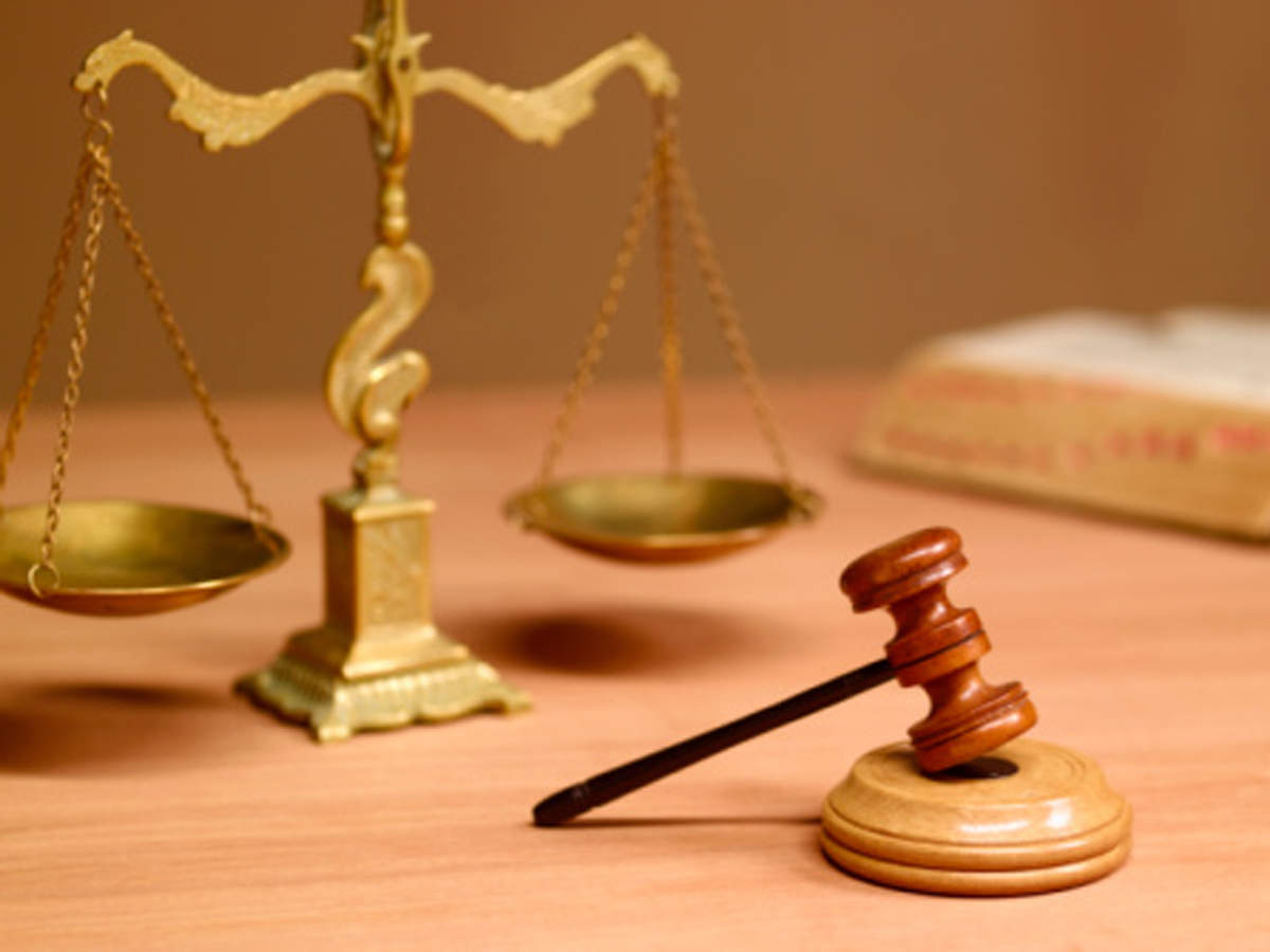 difference between civil law and common law system